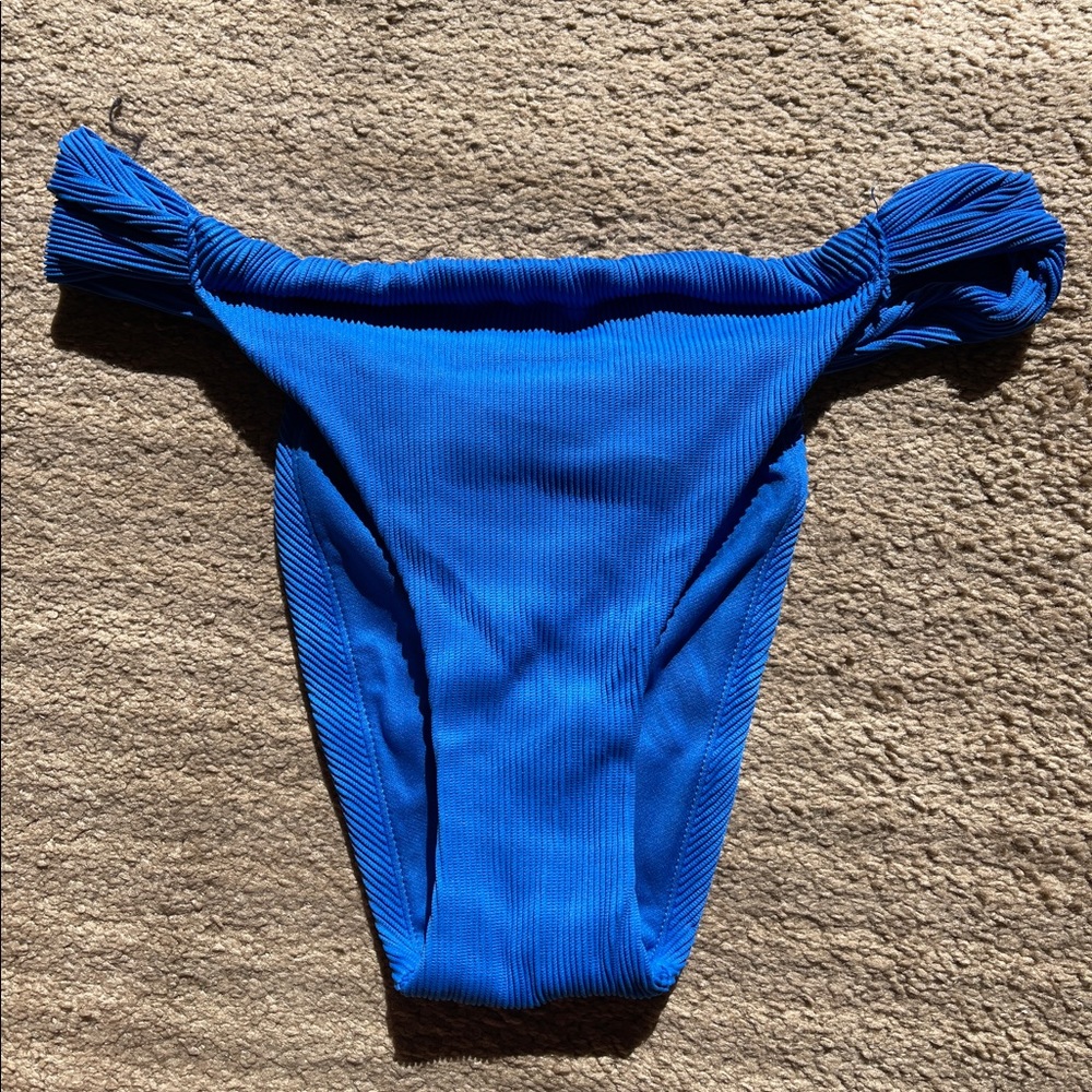 Brand no boundaries. Size Large. Never worn before.